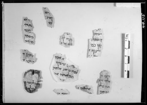 11QPsalmsᵈ showing Psalms 17:28 from Late 1st Century BC – Mid-1st Century AD found in Qumran, Cave 11, currently housed at Israel Antiquities Authority, Jerusalem