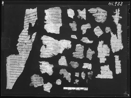 4Q LXXLeviticus a (Scan 3) showing Leviticus 26:9 from Late 2nd Century BC – Early 1st Century BC found in Qumran, Cave 4, currently housed at Rockefeller Museum, Jerusalem