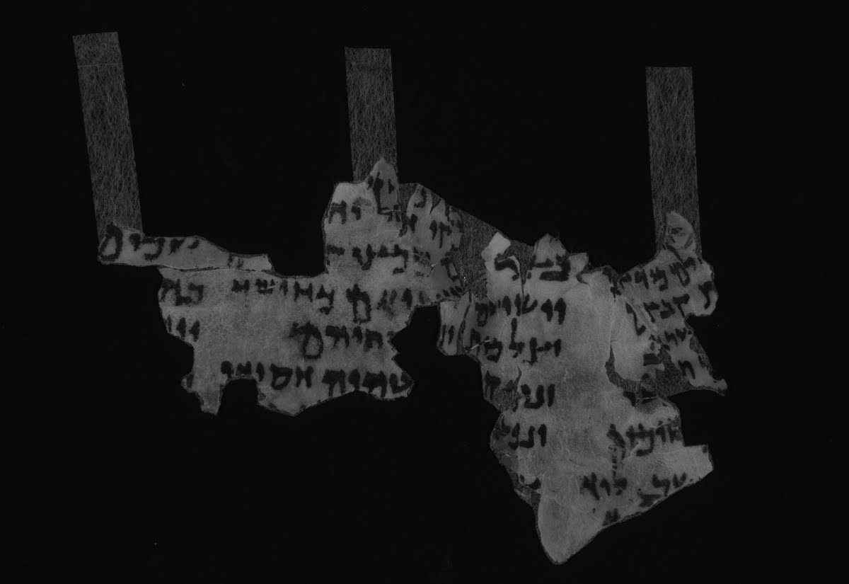 4Q Psalms f (Scan 2) showing Psalms 106:28 from Late 2nd Century BC – Late 1st Century BC found in Qumran, Cave 4, currently housed at Rockefeller Museum, Jerusalem