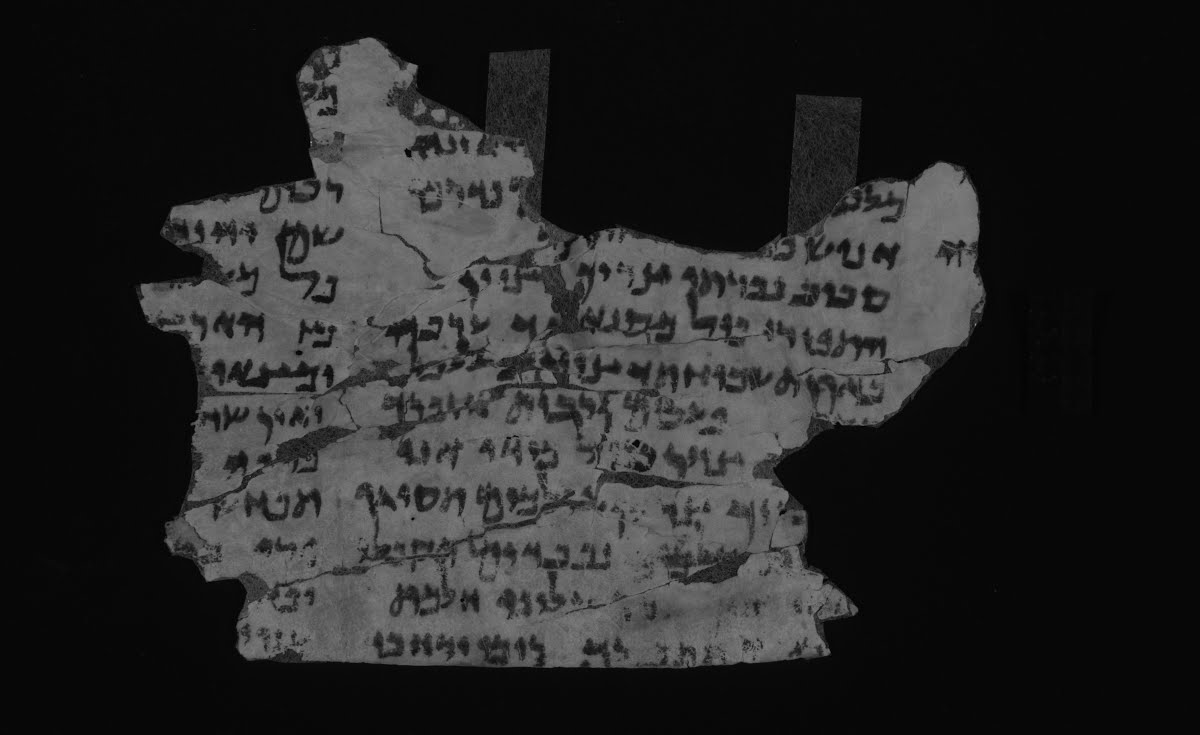 4Q Psalms f (Scan 5) showing Psalms 21:16 from Late 2nd Century BC – Late 1st Century BC found in Qumran, Cave 4, currently housed at Rockefeller Museum, Jerusalem