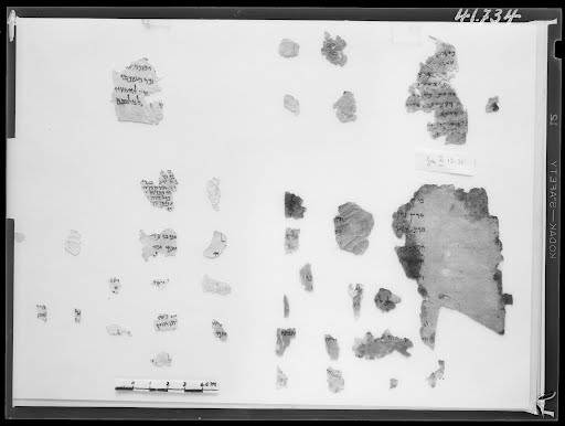 6Q1 (6QpaleoGenesis) (Scan 2) showing Genesis 6:21 from Mid-3rd Century BC - Mid-2nd Century BC found in Qumran, Cave 6, currently housed at Israel Antiquities Authority, Jerusalem