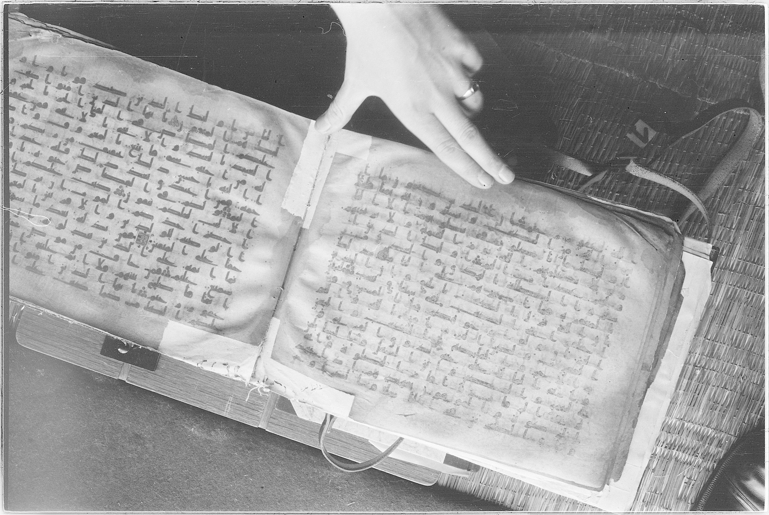 Meknes, Private library of Sherif ʿAbdarraḥmān b. Zīdān, no call number (Scan 2), in kūfī (type C.I) script, showing Surah 2:175 from 8th Century AD found in Meknes, Morocco, currently housed at Private library of Sherif ʿAbdarraḥmān b. Zīdān, Meknes (with fragments in Rabat, Kuwait, and private collections)