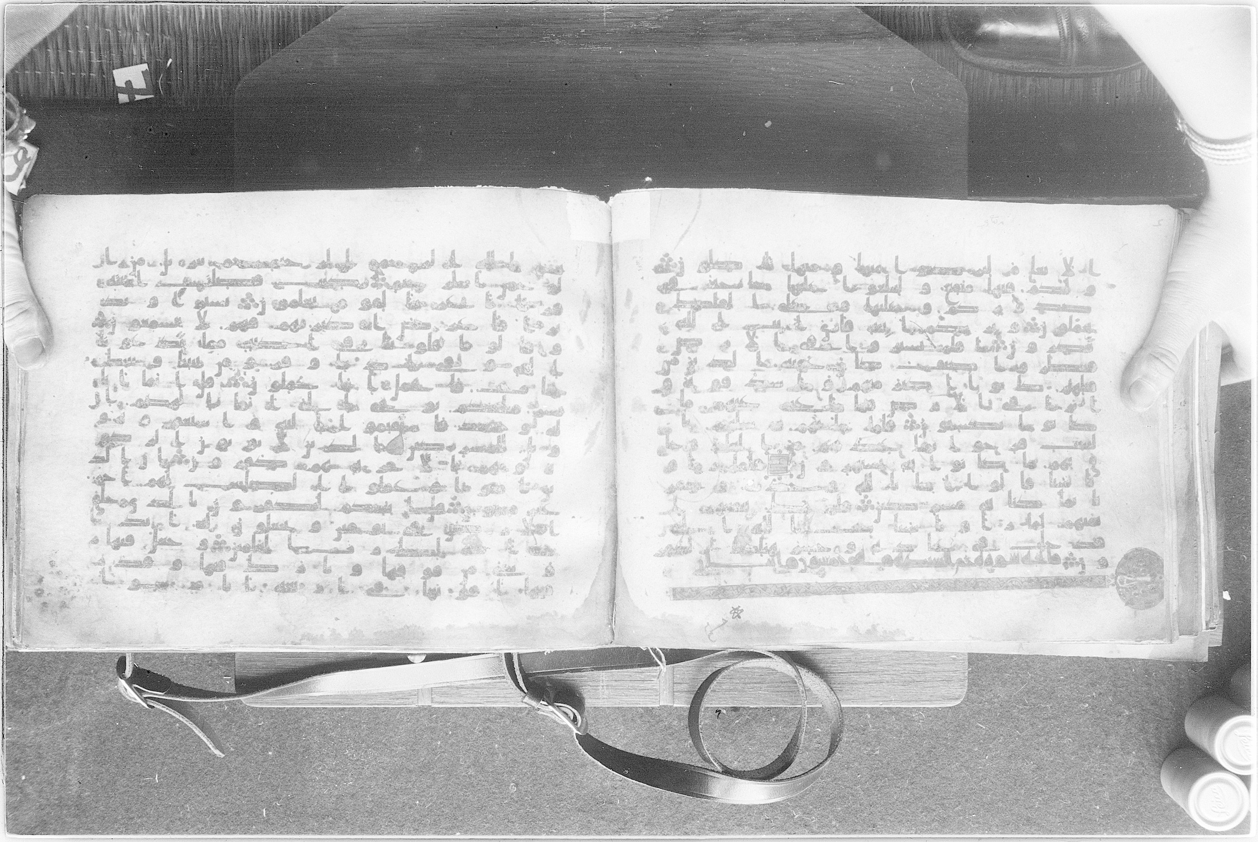 Meknes, Private library of Sherif ʿAbdarraḥmān b. Zīdān, no call number (Scan 2), in kūfī (type C.I) script, showing Surah 40:83 from 8th Century AD found in Meknes, Morocco, currently housed at Private library of Sherif ʿAbdarraḥmān b. Zīdān, Meknes (with fragments in Rabat, Kuwait, and private collections)