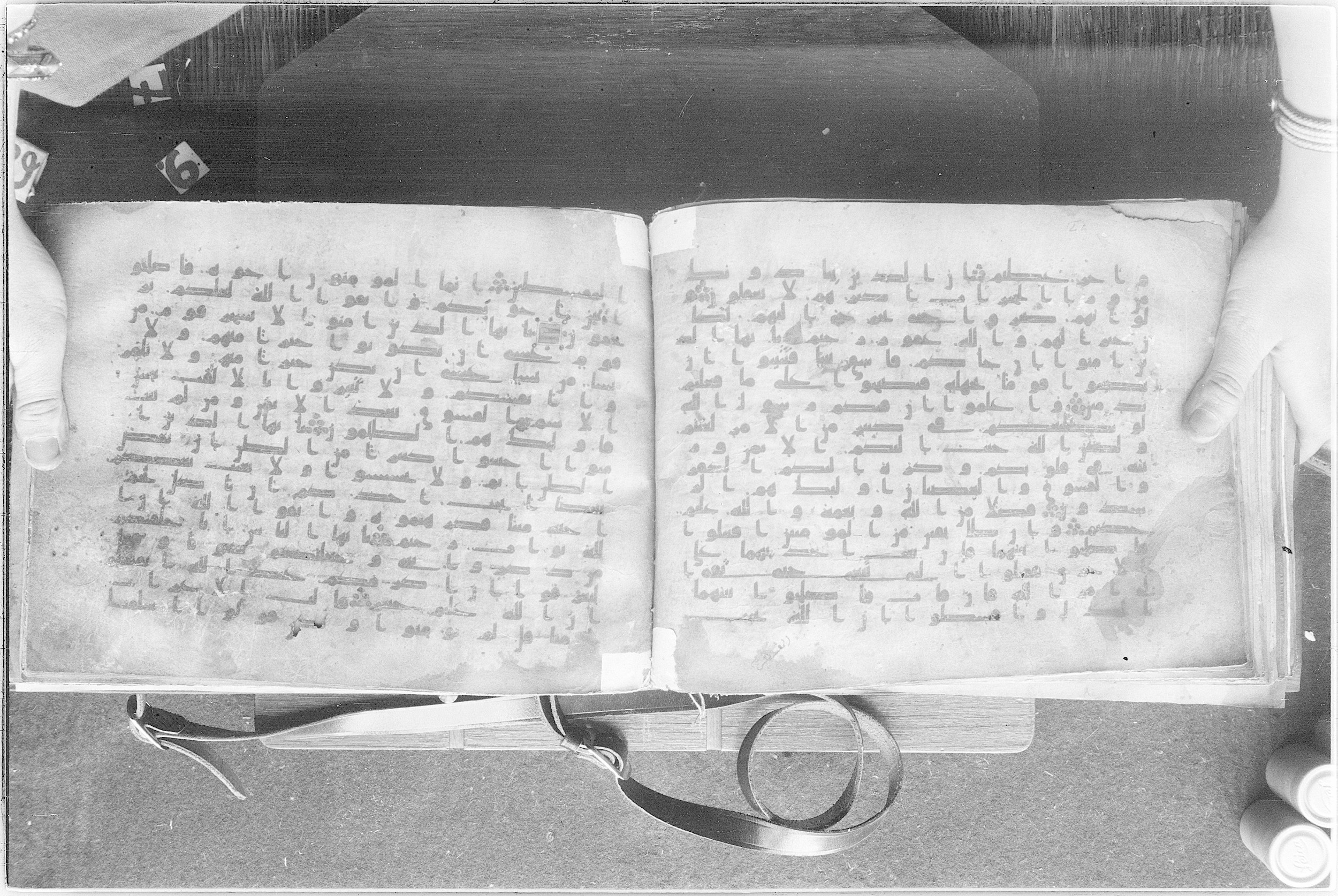Meknes, Private library of Sherif ʿAbdarraḥmān b. Zīdān, no call number (Scan 2), in kūfī (type C.I) script, showing Surah 49:4 from 8th Century AD found in Meknes, Morocco, currently housed at Private library of Sherif ʿAbdarraḥmān b. Zīdān, Meknes (with fragments in Rabat, Kuwait, and private collections)