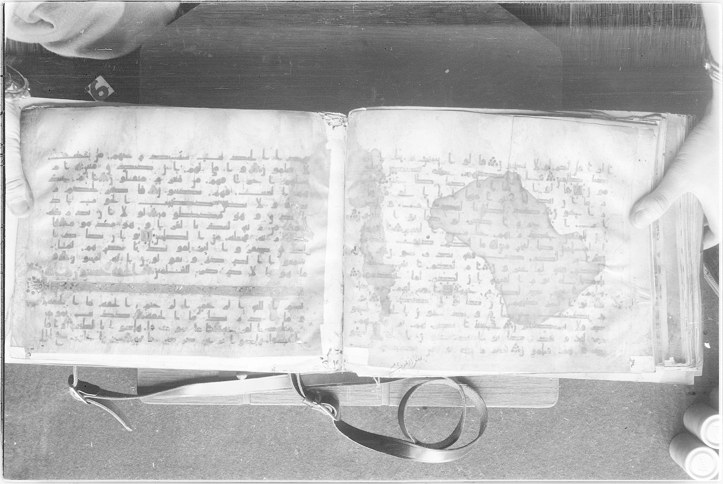 Meknes, Private library of Sherif ʿAbdarraḥmān b. Zīdān, no call number (Scan 2), in kūfī (type C.I) script, showing Surah 68:32 from 8th Century AD found in Meknes, Morocco, currently housed at Private library of Sherif ʿAbdarraḥmān b. Zīdān, Meknes (with fragments in Rabat, Kuwait, and private collections)