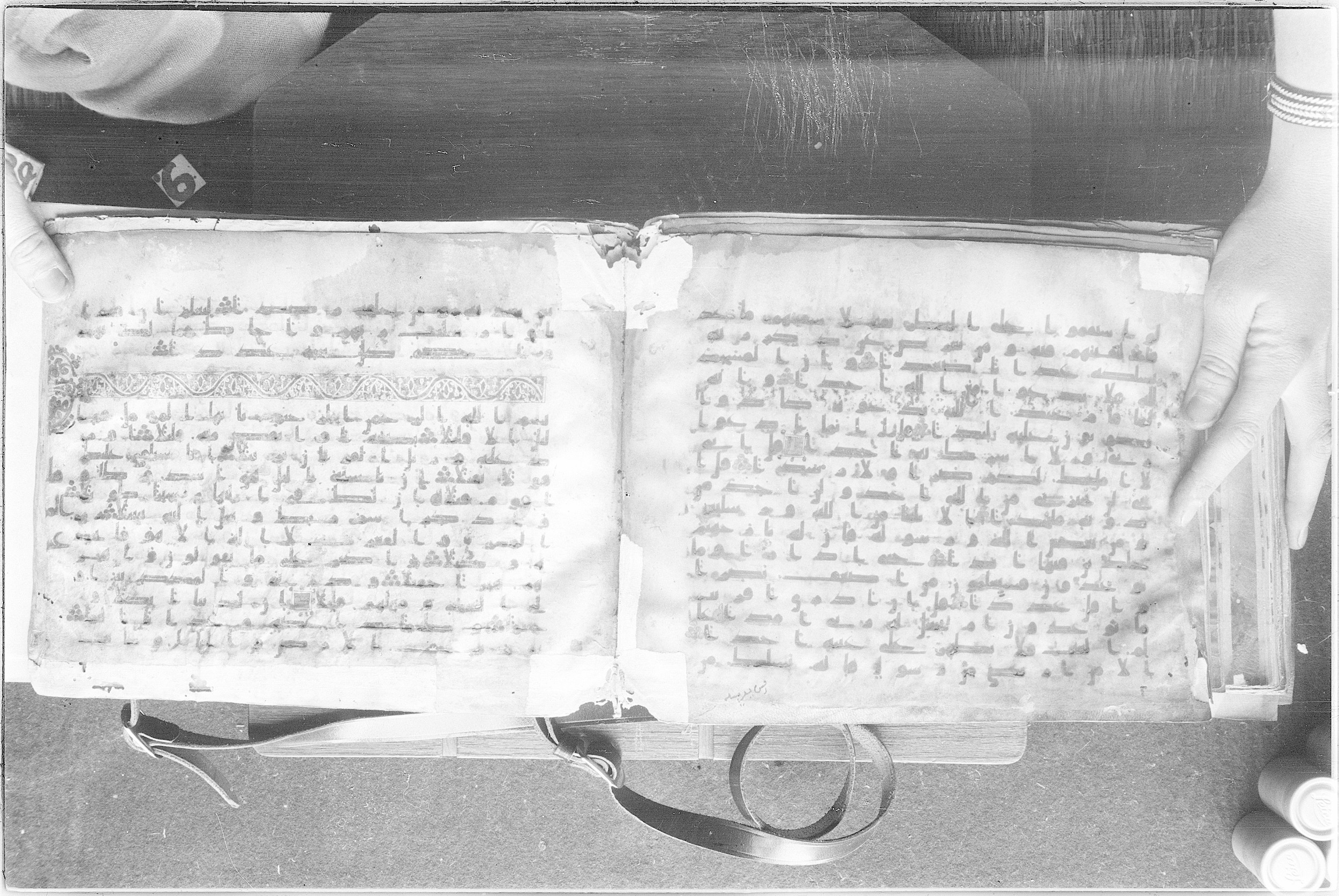 Meknes, Private library of Sherif ʿAbdarraḥmān b. Zīdān, no call number (Scan 2), in kūfī (type C.I) script, showing Surah 72:25 from 8th Century AD found in Meknes, Morocco, currently housed at Private library of Sherif ʿAbdarraḥmān b. Zīdān, Meknes (with fragments in Rabat, Kuwait, and private collections)