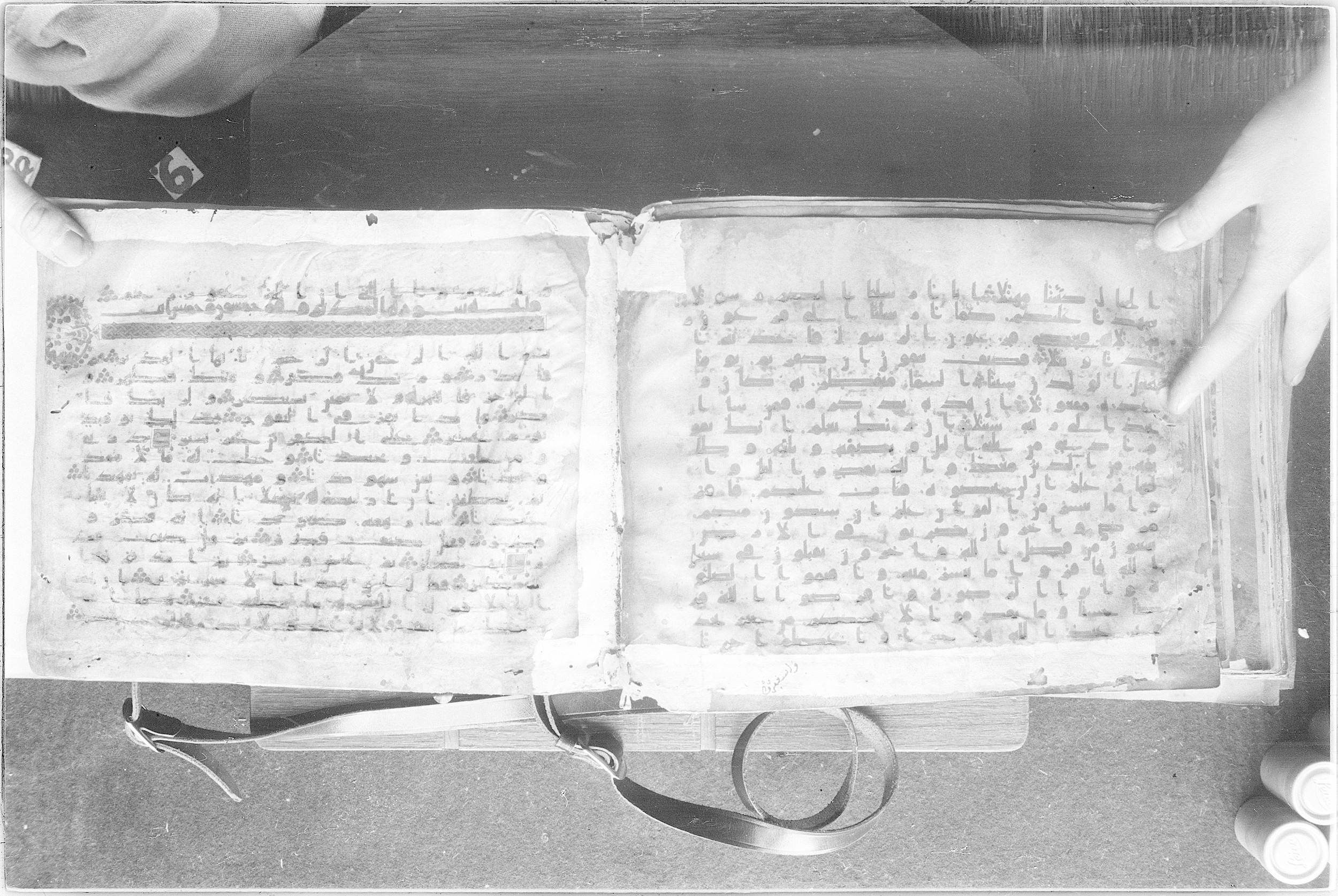 Meknes, Private library of Sherif ʿAbdarraḥmān b. Zīdān, no call number (Scan 2), in kūfī (type C.I) script, showing Surah 73:16 from 8th Century AD found in Meknes, Morocco, currently housed at Private library of Sherif ʿAbdarraḥmān b. Zīdān, Meknes (with fragments in Rabat, Kuwait, and private collections)