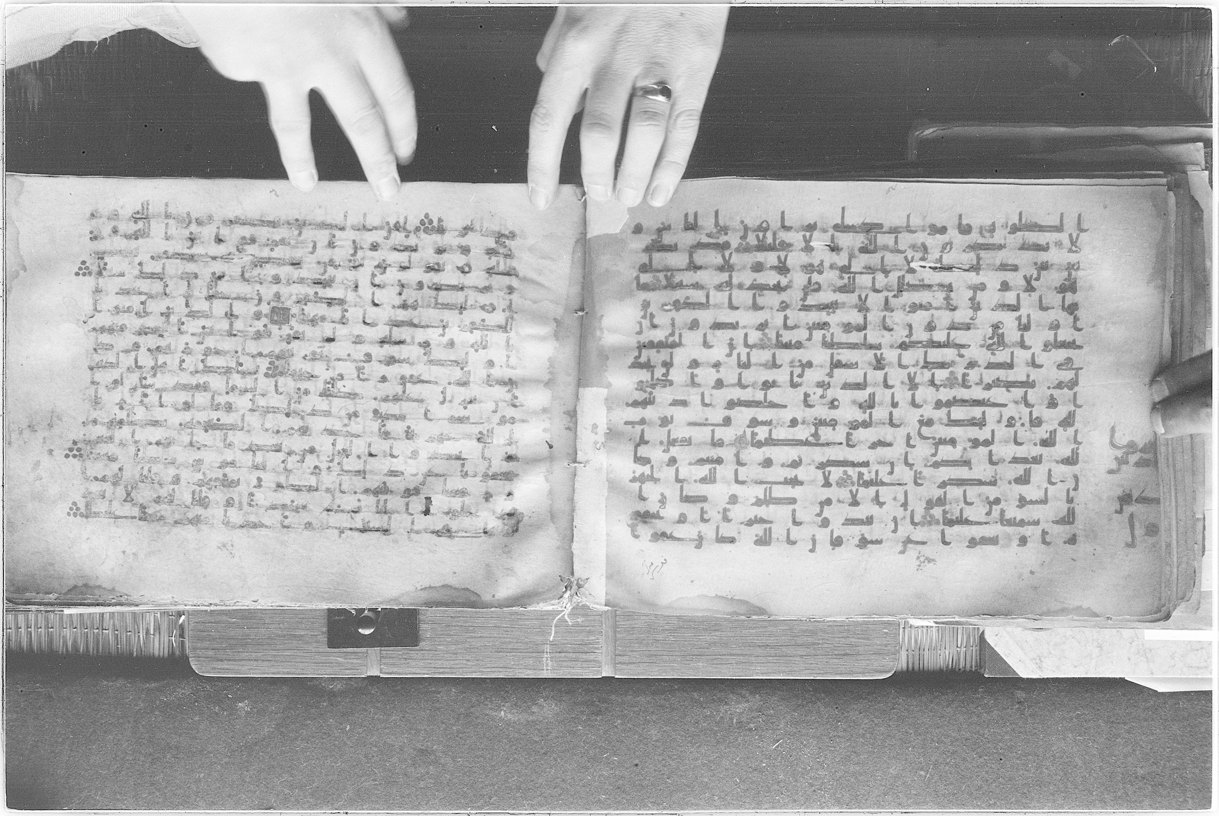 Meknes, Private library of Sherif ʿAbdarraḥmān b. Zīdān, no call number (Scan 2), in kūfī (type C.I) script, showing Surah 4:149 from 8th Century AD found in Meknes, Morocco, currently housed at Private library of Sherif ʿAbdarraḥmān b. Zīdān, Meknes (with fragments in Rabat, Kuwait, and private collections)