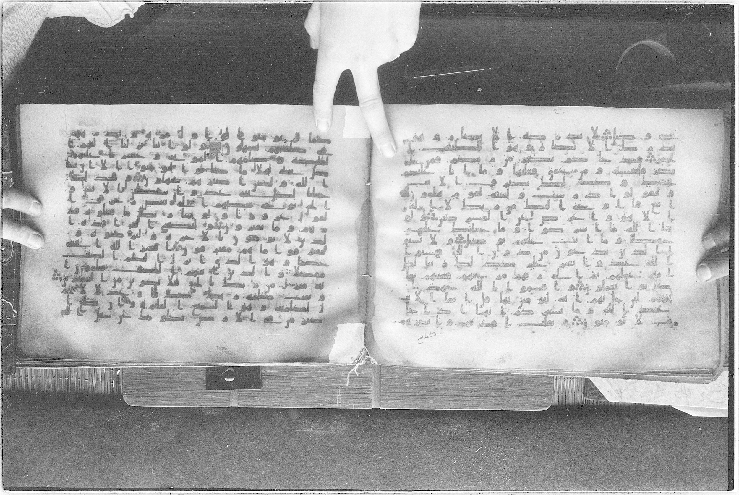 Meknes, Private library of Sherif ʿAbdarraḥmān b. Zīdān, no call number (Scan 2), in kūfī (type C.I) script, showing Surah 6:110 from 8th Century AD found in Meknes, Morocco, currently housed at Private library of Sherif ʿAbdarraḥmān b. Zīdān, Meknes (with fragments in Rabat, Kuwait, and private collections)