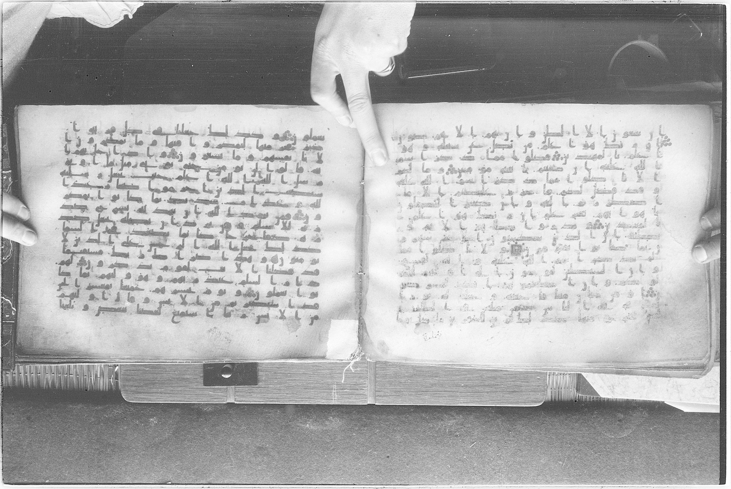 Meknes, Private library of Sherif ʿAbdarraḥmān b. Zīdān, no call number (Scan 3), in kūfī (type C.I) script, showing Surah 6:116 from 8th Century AD found in Meknes, Morocco, currently housed at Private library of Sherif ʿAbdarraḥmān b. Zīdān, Meknes (with fragments in Rabat, Kuwait, and private collections)