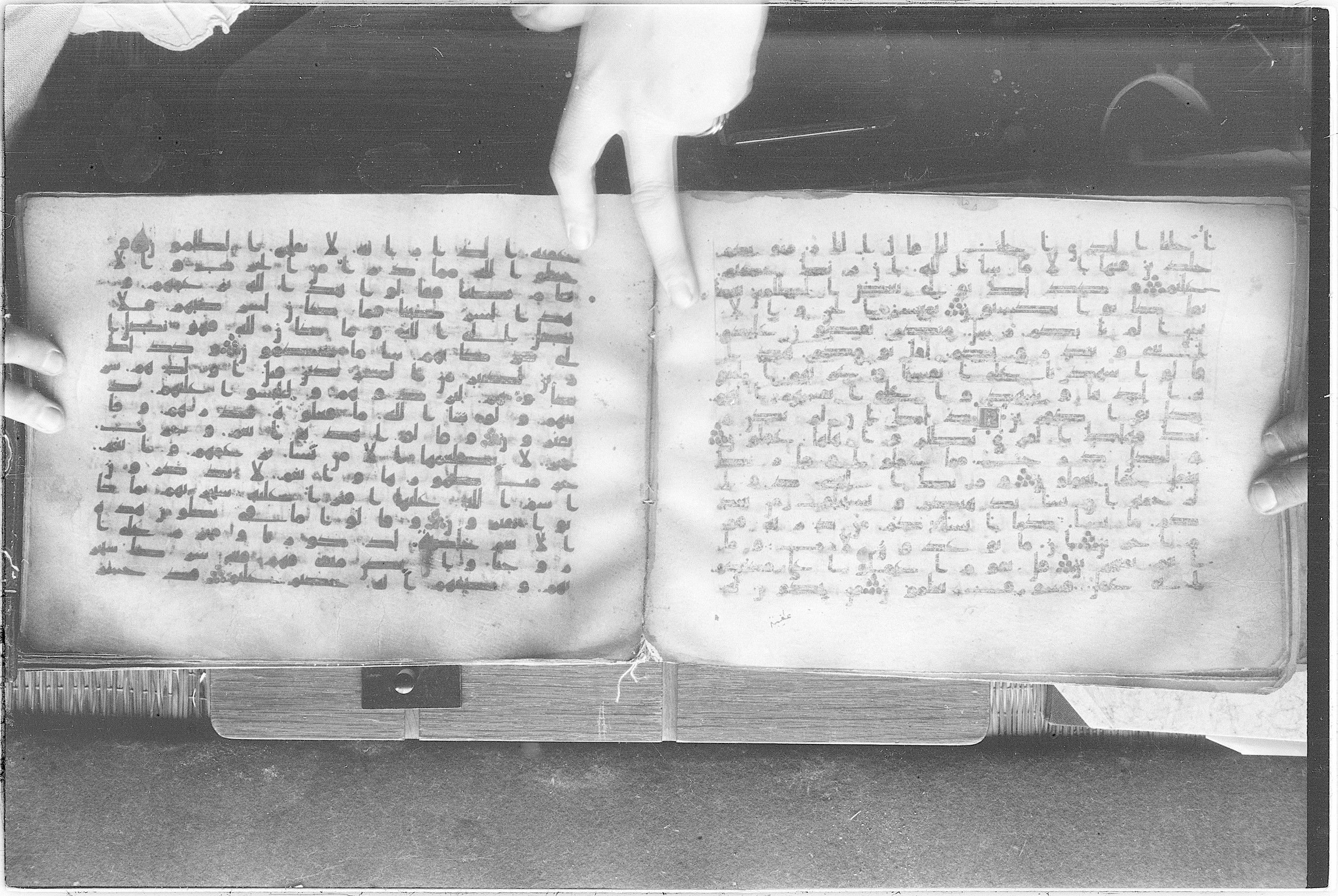 Meknes, Private library of Sherif ʿAbdarraḥmān b. Zīdān, no call number (Scan 3), in kūfī (type C.I) script, showing Surah 6:128 from 8th Century AD found in Meknes, Morocco, currently housed at Private library of Sherif ʿAbdarraḥmān b. Zīdān, Meknes (with fragments in Rabat, Kuwait, and private collections)