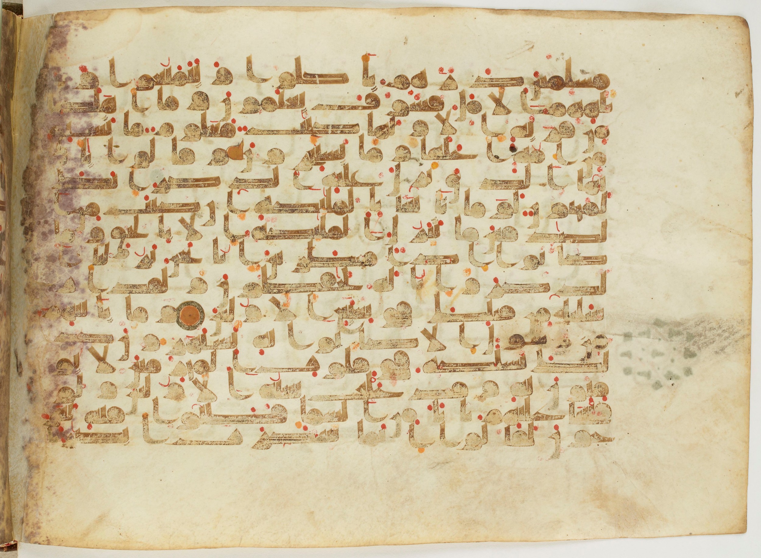 Paris, Bibliothèque nationale de France, Arabe 6982, in Kufic B.II script, showing Surah 15:13 from Mid 8th to Late 9th Century AD found in Unknown (formerly in the Lyautey collection), currently housed at Bibliothèque nationale de France, Paris