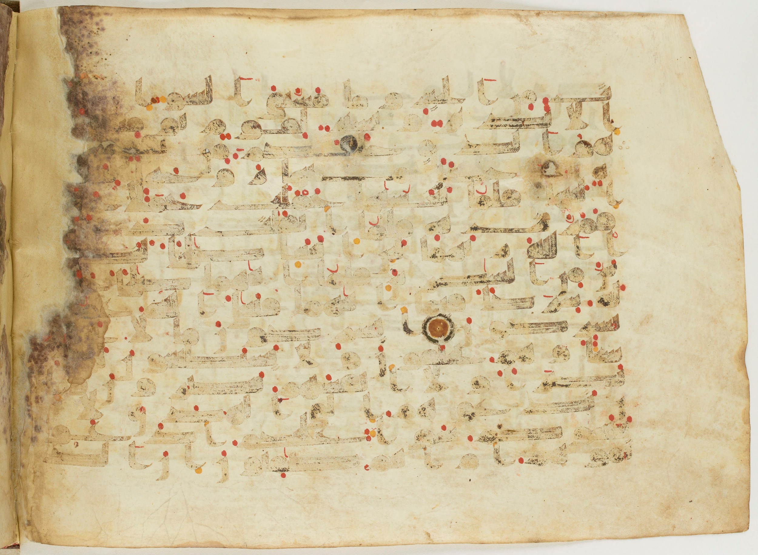 Paris, Bibliothèque nationale de France, Arabe 6982, in Kufic B.II script, showing Surah 7:191 from Mid 8th to Late 9th Century AD found in Unknown (formerly in the Lyautey collection), currently housed at Bibliothèque nationale de France, Paris