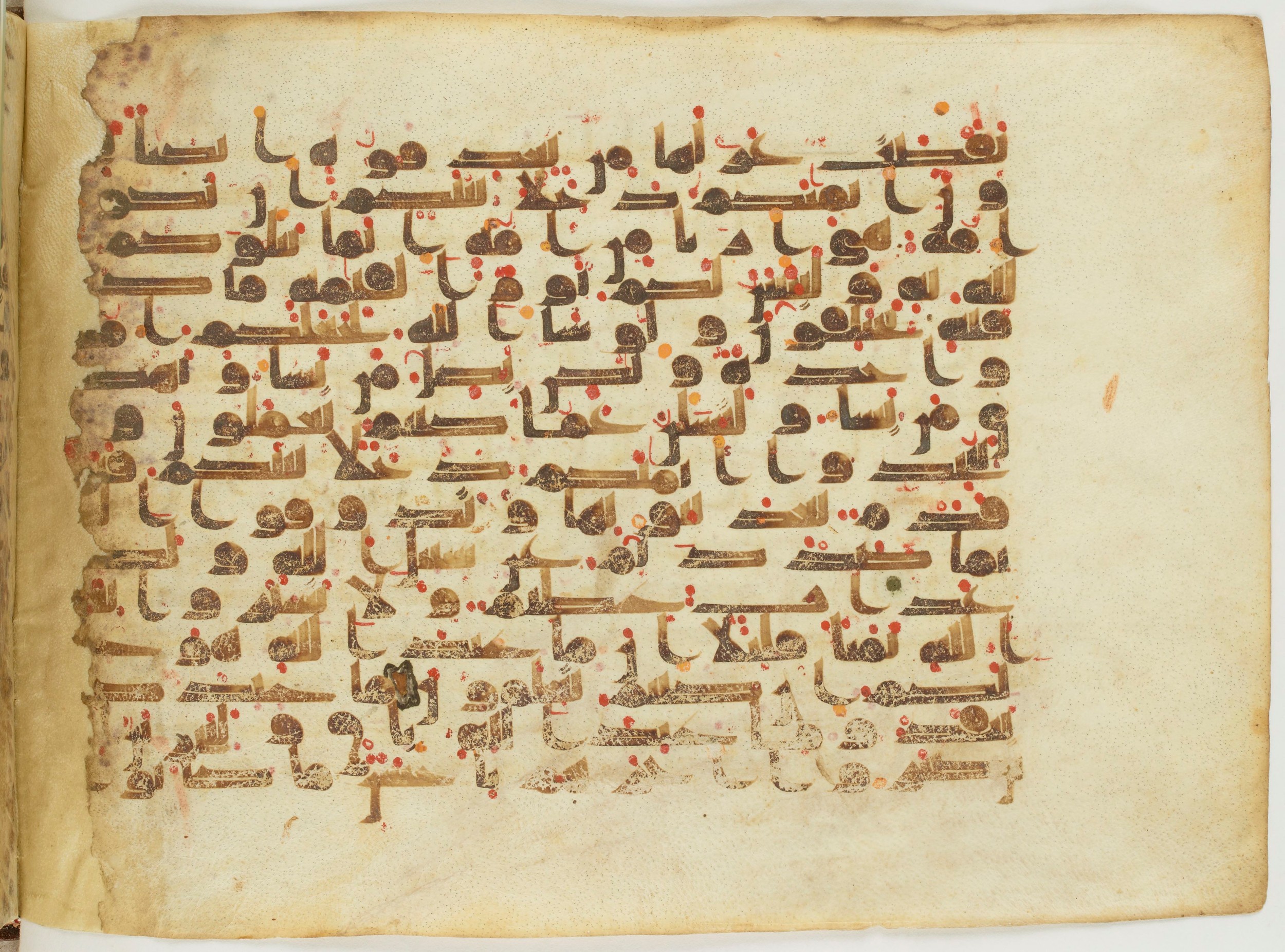 Paris, Bibliothèque nationale de France, Arabe 6982, in Kufic B.II script, showing Surah 16:94 from Mid 8th to Late 9th Century AD found in Unknown (formerly in the Lyautey collection), currently housed at Bibliothèque nationale de France, Paris