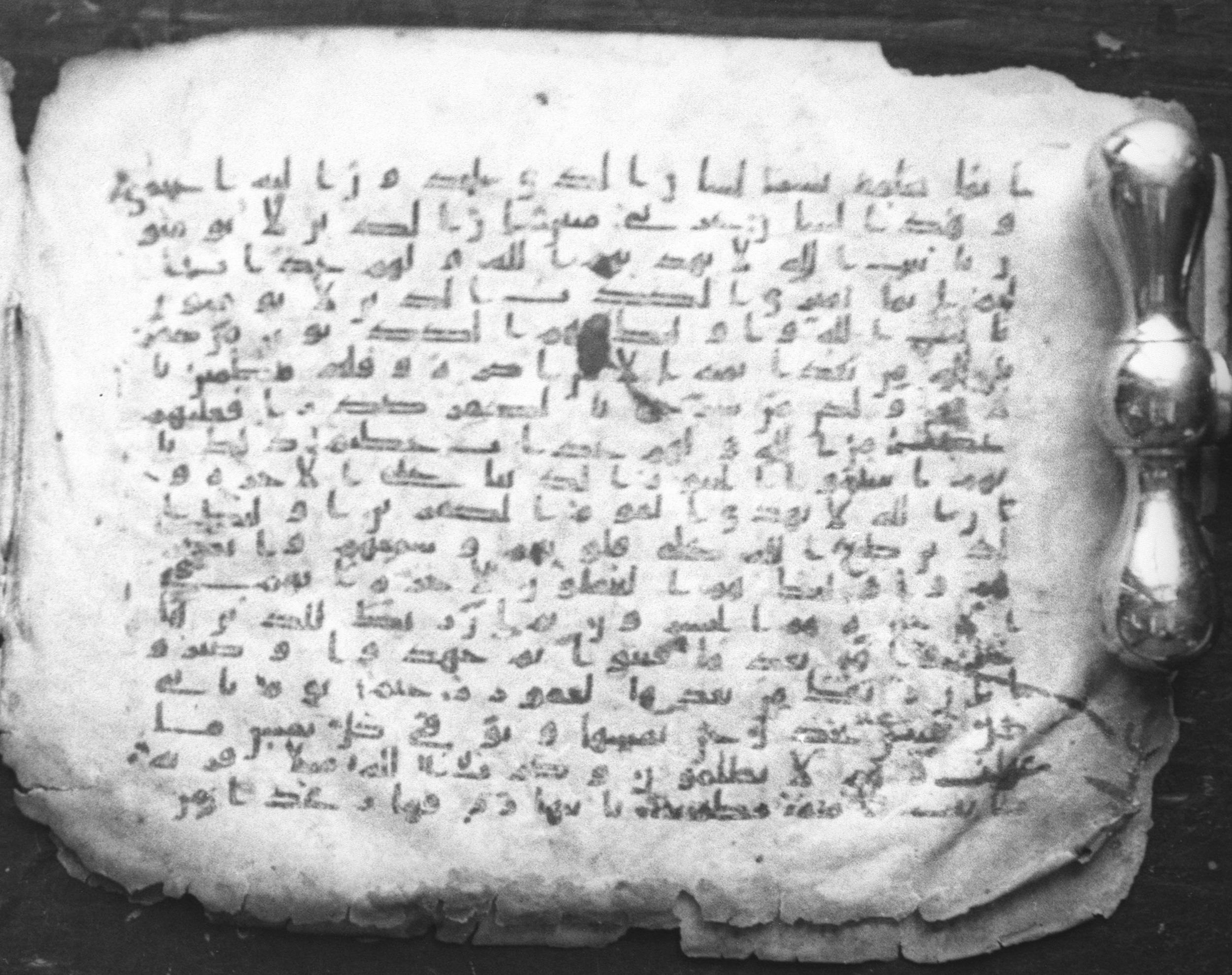 Cairo, Egyptian National Library and Archives, qāf 117 (Bergsträßer archives) (Scan 2), in Ḥiǧāzī, Kūfī (B, D), and Maġribī script, showing Surah 16:110 from Mid 7th Century to 14th Century AD found in Unknown, currently housed at Egyptian National Library and Archives (دار الكتب والوثائق القومية), Cairo