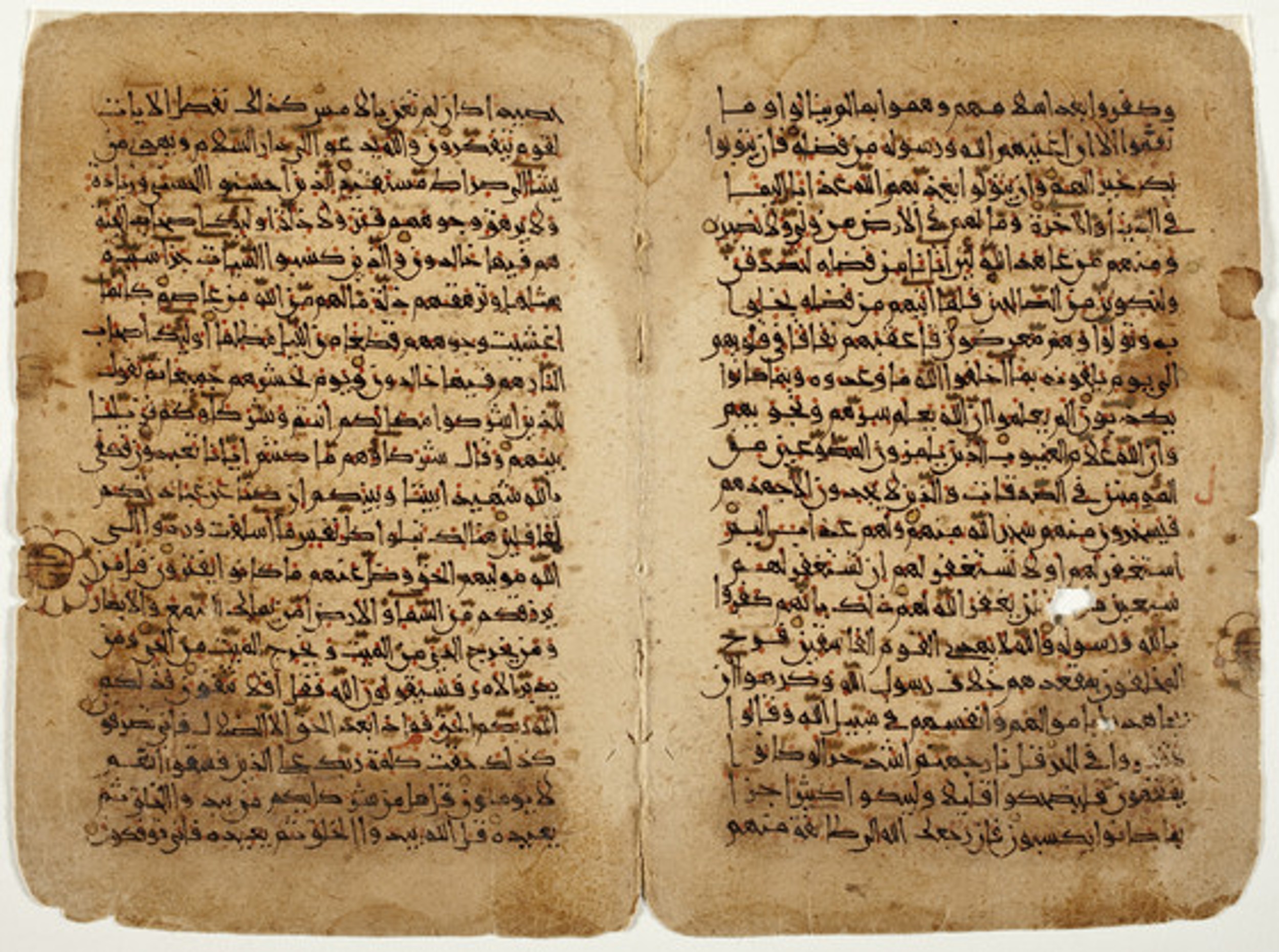 LACMA M.2002.1.779 (Scan 2), in New Style script, showing Surah 9:76 from 10th to 12th Century AD found in Unknown, currently housed at Los Angeles County Museum of Art, Los Angeles, California