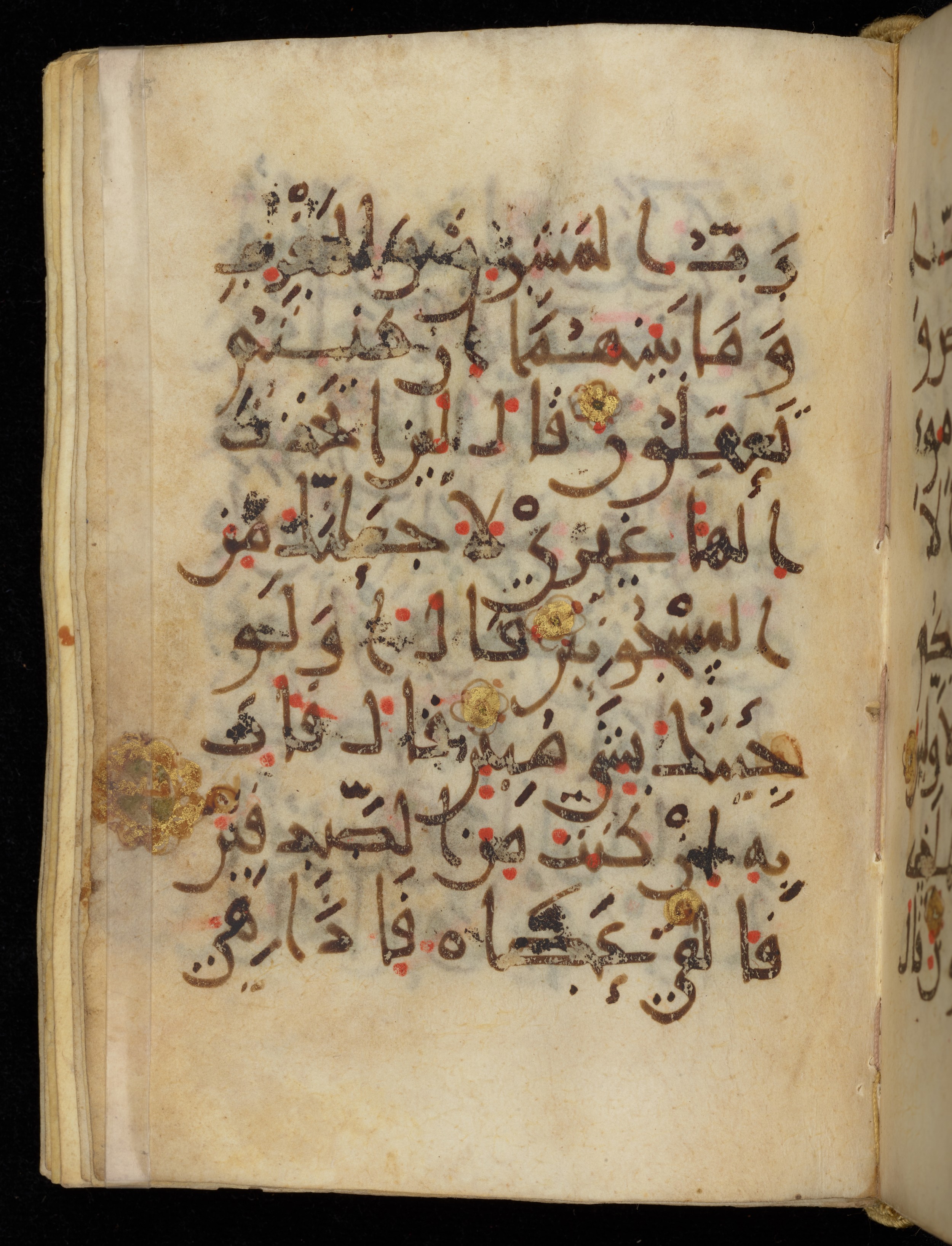 Khayqani Qurʾān (Is 1417A) (Scan 1), in New Style III script, showing Surah 26:32 from 9th to Early 10th Century AD found in Unknown, currently housed at Chester Beatty Library, Dublin